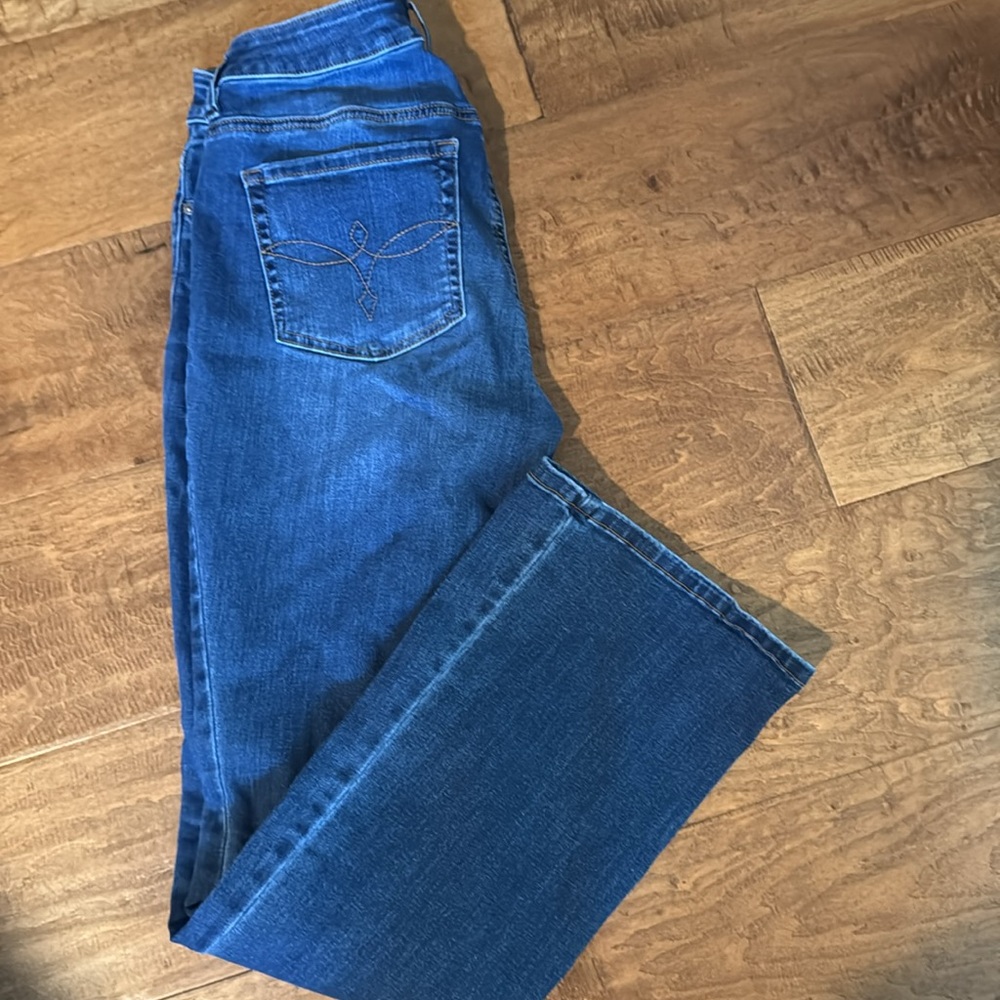 Aria Shyanne NWOT Blue Straight Leg Jeans